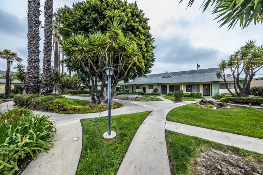 15712 Pasadena Avenue #8 photo 1