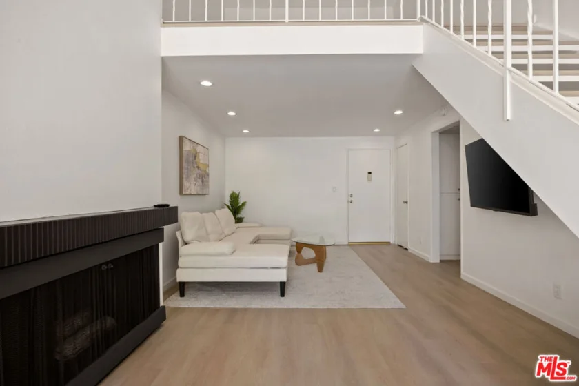 8306 Summertime Lane photo 4