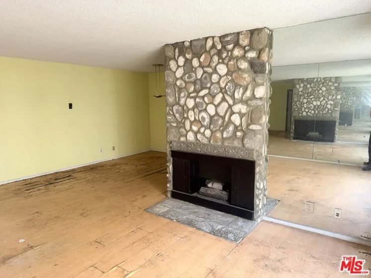 1849 Greenfield Avenue #106 photo 6