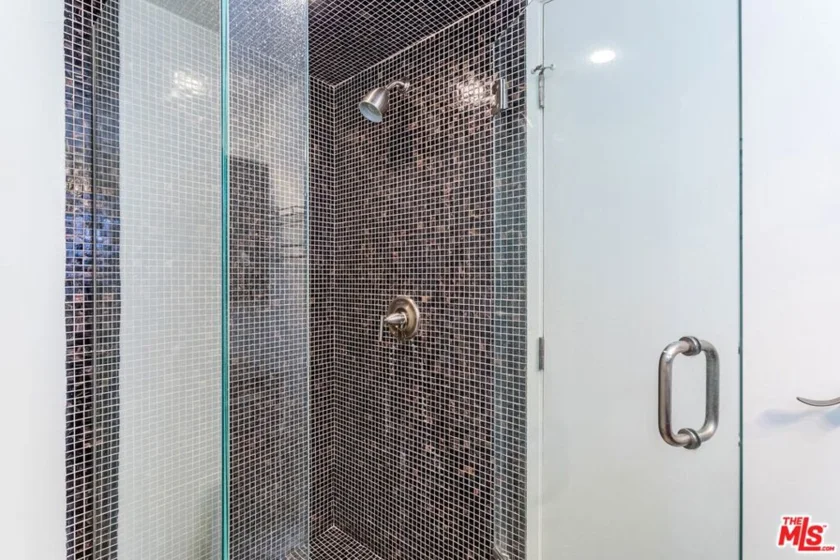 7135 Hollywood Boulevard #606 photo 18