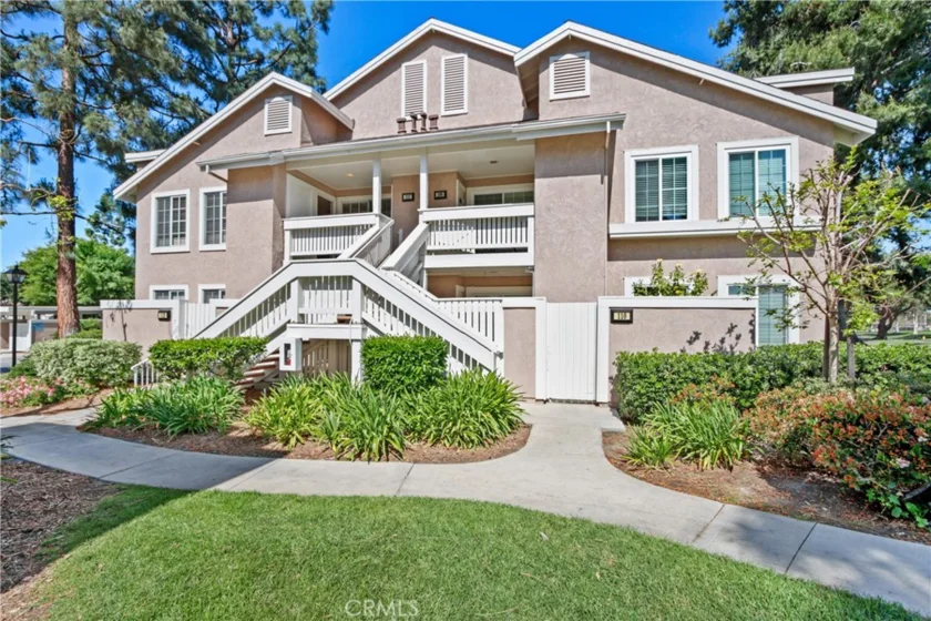 111 Greenfield #116 photo 1