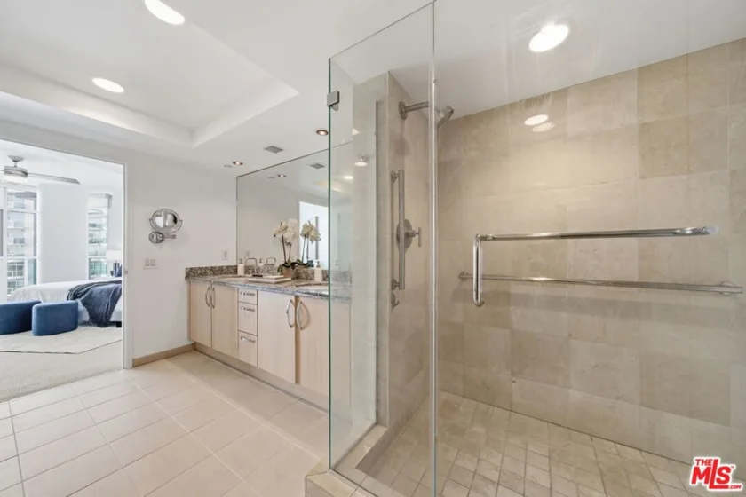 13650 Marina Pointe Drive #1603 photo 36