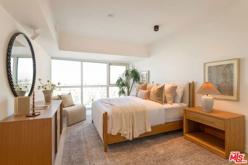13600 Marina Pointe Drive #604 photo 19