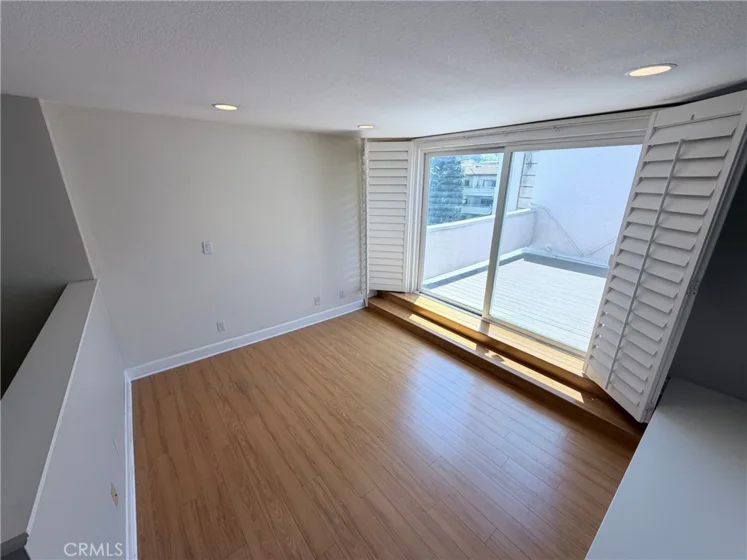 14647 Dickens #8 photo 18