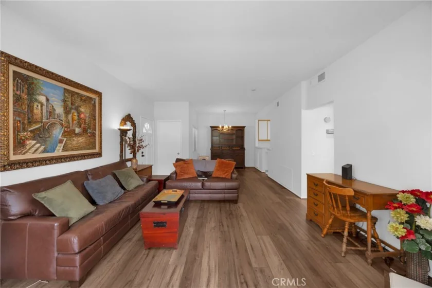 290 Villa Point Drive photo 6