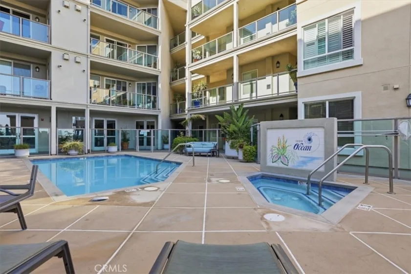 1000 E Ocean #402 photo 32