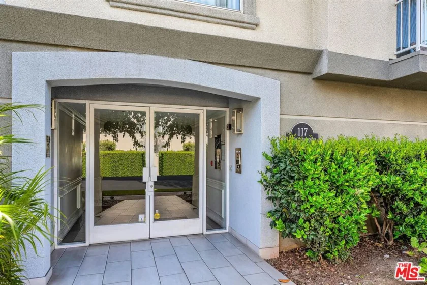117 S Clark Drive #305 photo 12