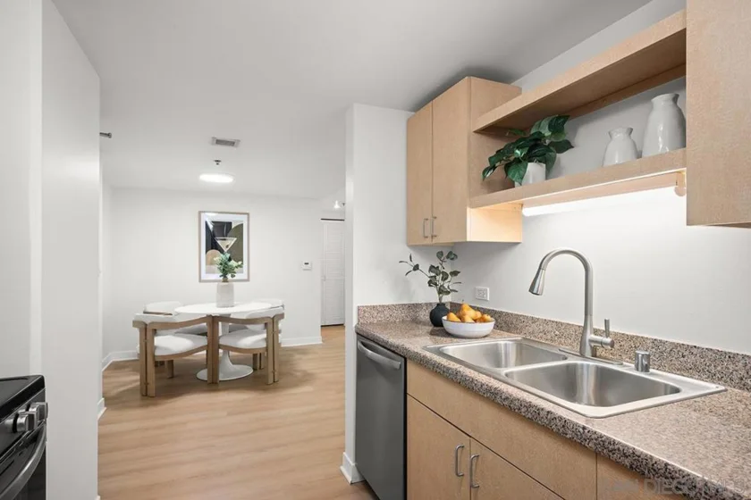 425 W Beech Street #408 photo 11
