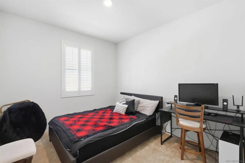 2044 Bluestone Circle photo 16