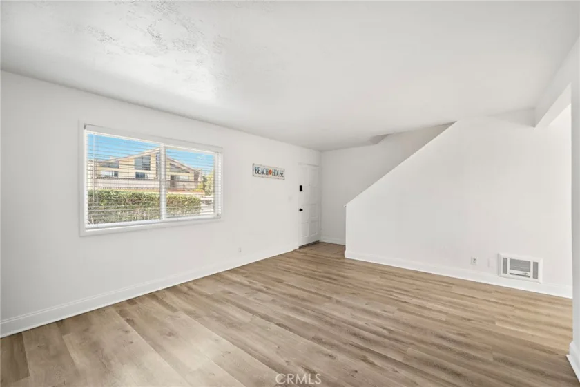 4902 Pearce photo 5