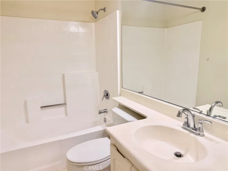 1722 Promenade photo 12