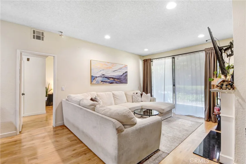 10610 N Lakeside Drive #209 photo 4