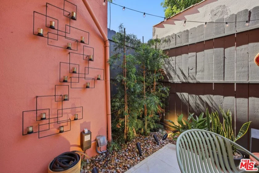 1400 N Hayworth Avenue #2 photo 16