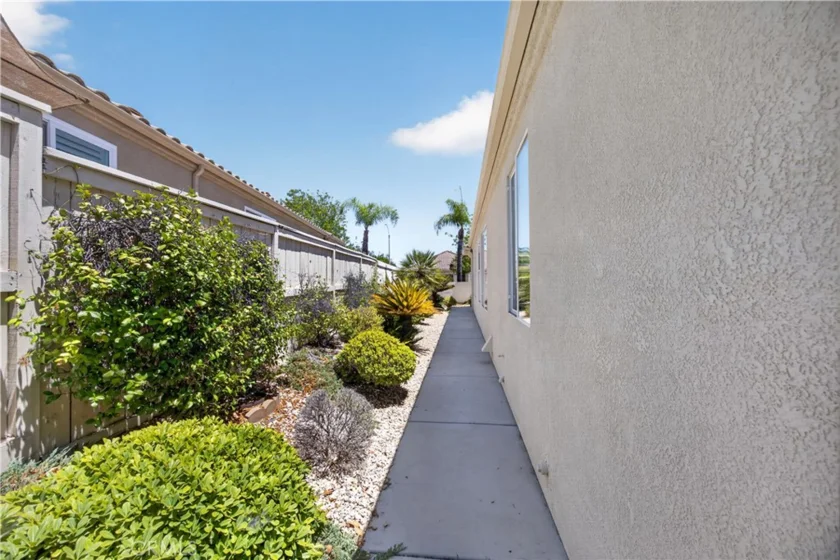 40221 Colony photo 36