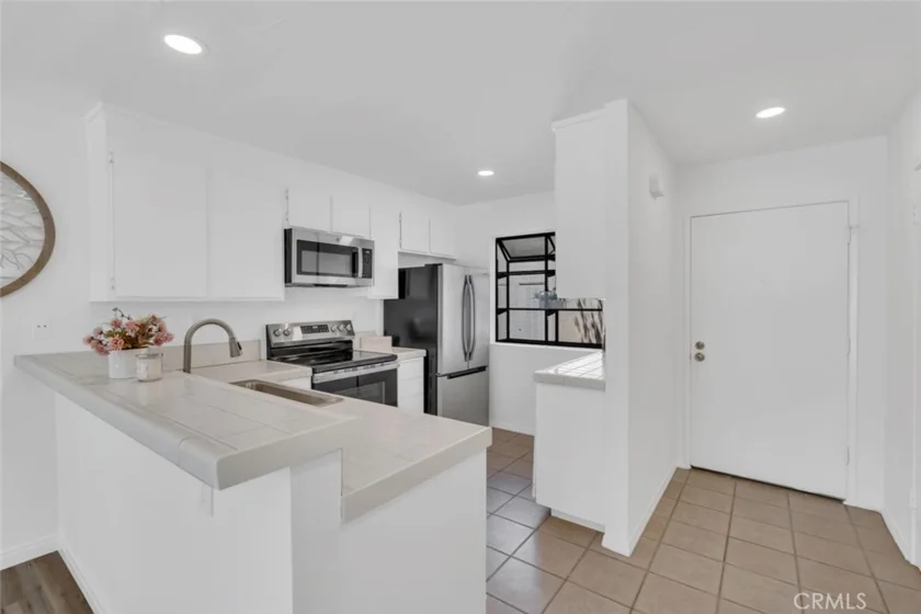247 Pineview photo 14