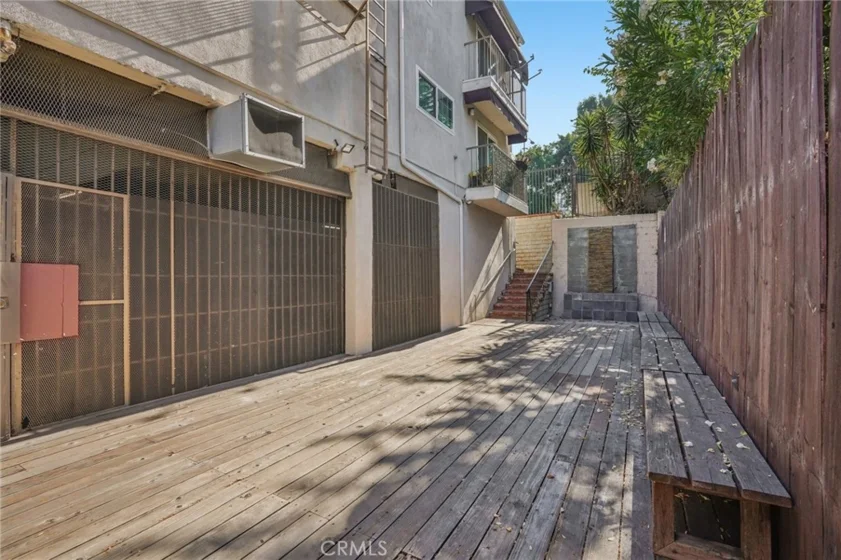 4189 Vineland Avenue #111 photo 22