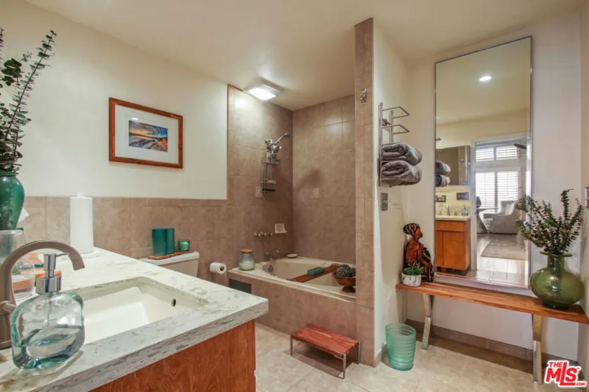 550 W Regent Street #330 photo 12