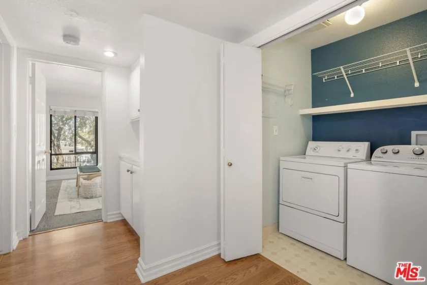15231 Magnolia Boulevard #114 photo 20