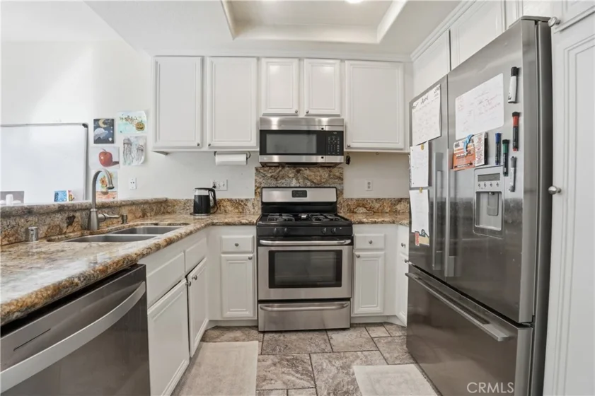 48 Monroe photo 35