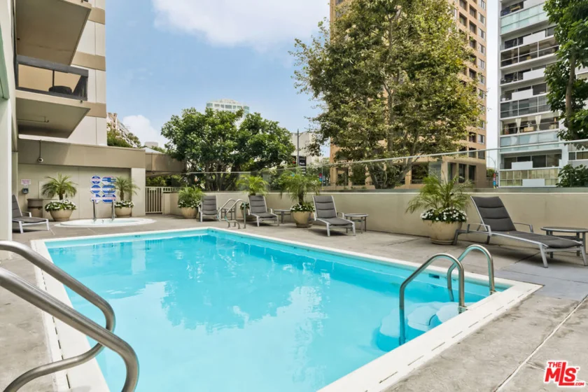 10445 Wilshire Boulevard #703 photo 12