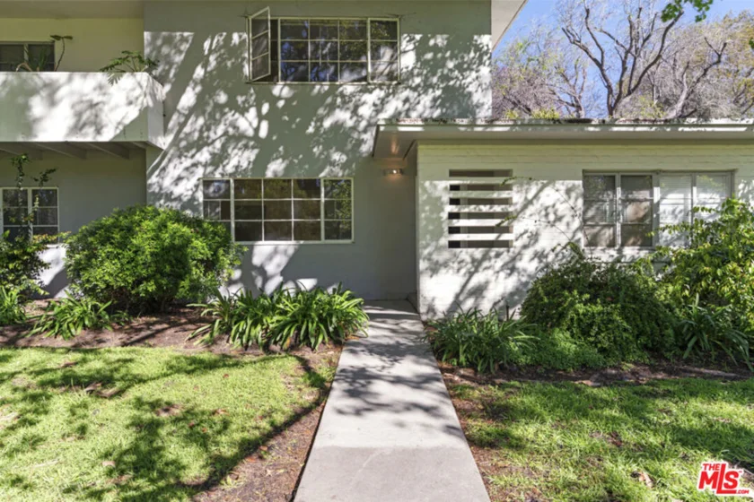 5165 Village photo 2