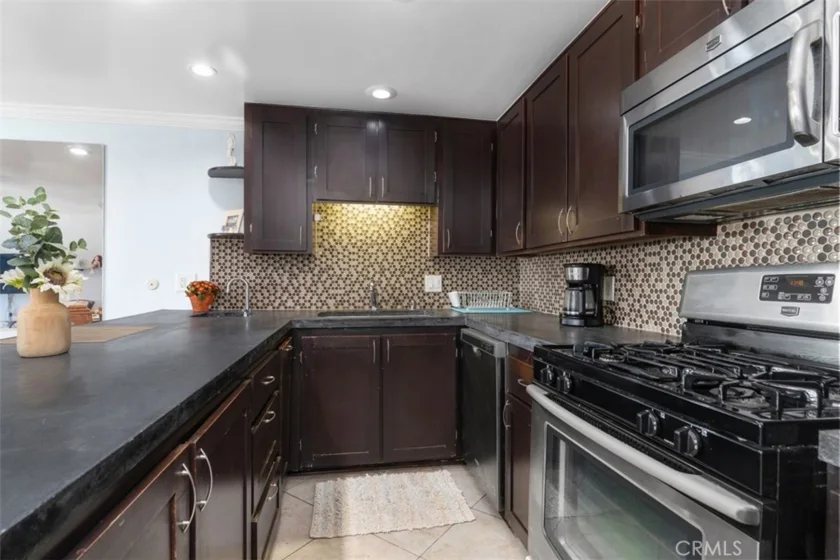 2501 S El Camino Real #205 photo 25