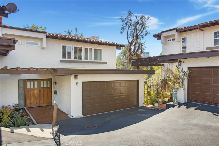 835 Amigos Way #8 photo 1