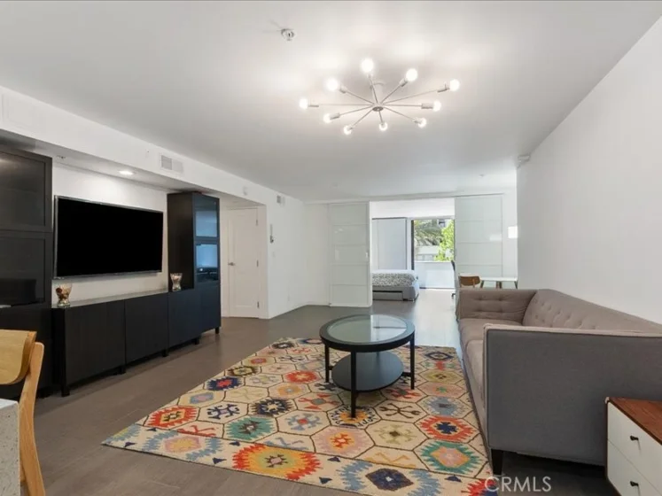10660 Wilshire Boulevard #302 photo 9