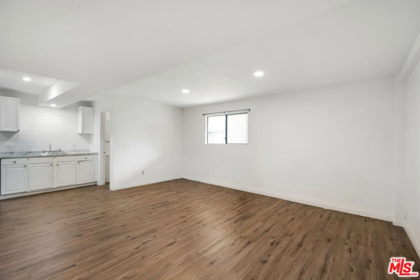 845 W 19th Street #1 photo 23