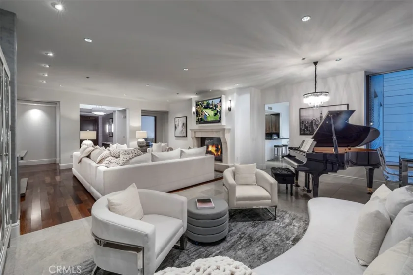 345 E Colorado Boulevard #404 photo 14