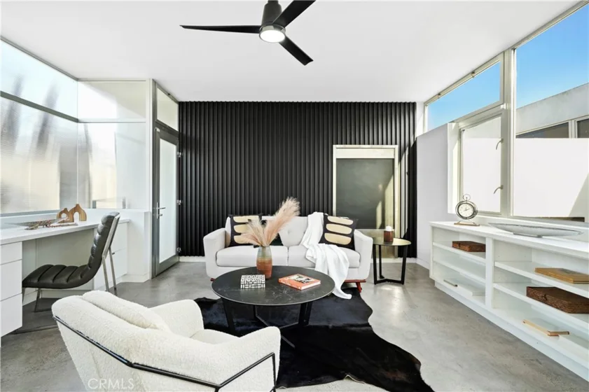 1121 Abbot Kinney photo 17
