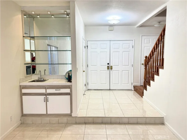 18319 Hart Street #3 photo 3