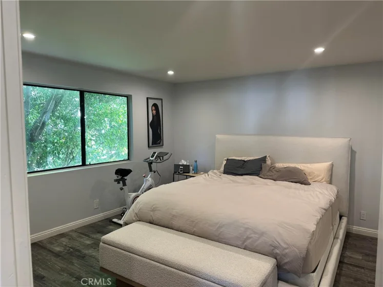 18445 Hatteras Street #402 photo 9