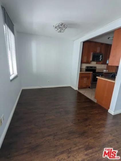 5412 Lindley Avenue #218 photo 9