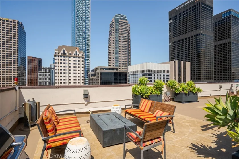 655 S Hope Street #704 photo 15