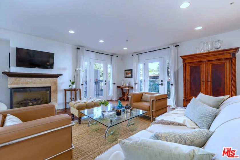 4301 Los Feliz Boulevard #16 photo 1