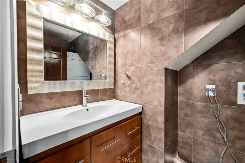 1022 S Marengo #5 photo 13