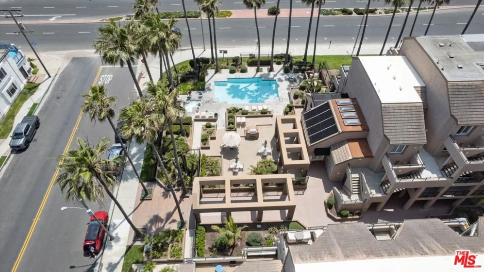 1200 Pacific Coast Highway #305 photo 36