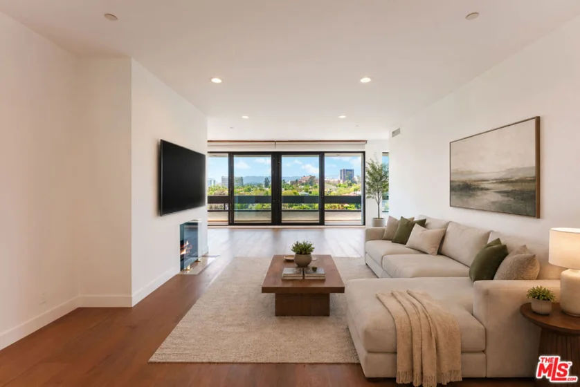 10551 Wilshire Boulevard #1002 photo 1