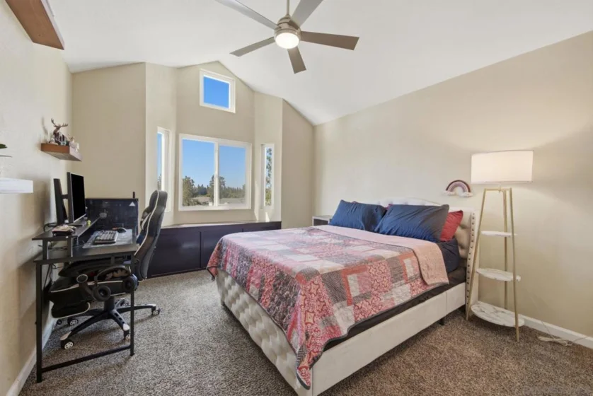 2055 Lakeridge #301 photo 18