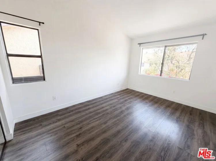 7300 Corbin Avenue #M photo 4