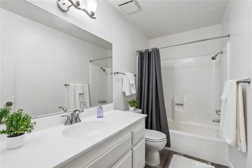 15511 Sherman Way #29 photo 22
