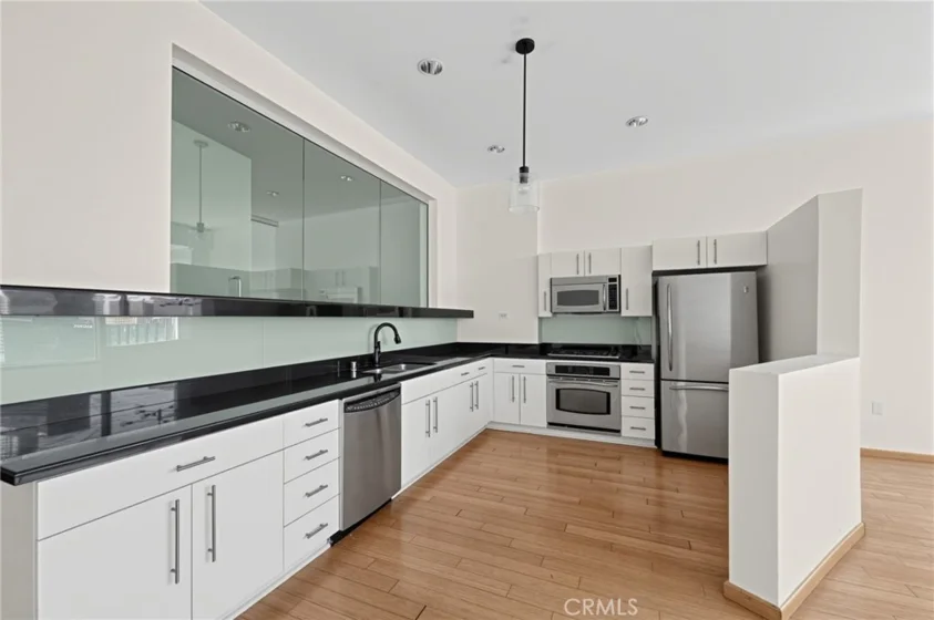 1100 Wilshire Boulevard #2207 photo 10