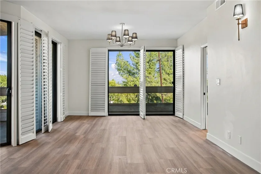 17140 Burbank #207 photo 7