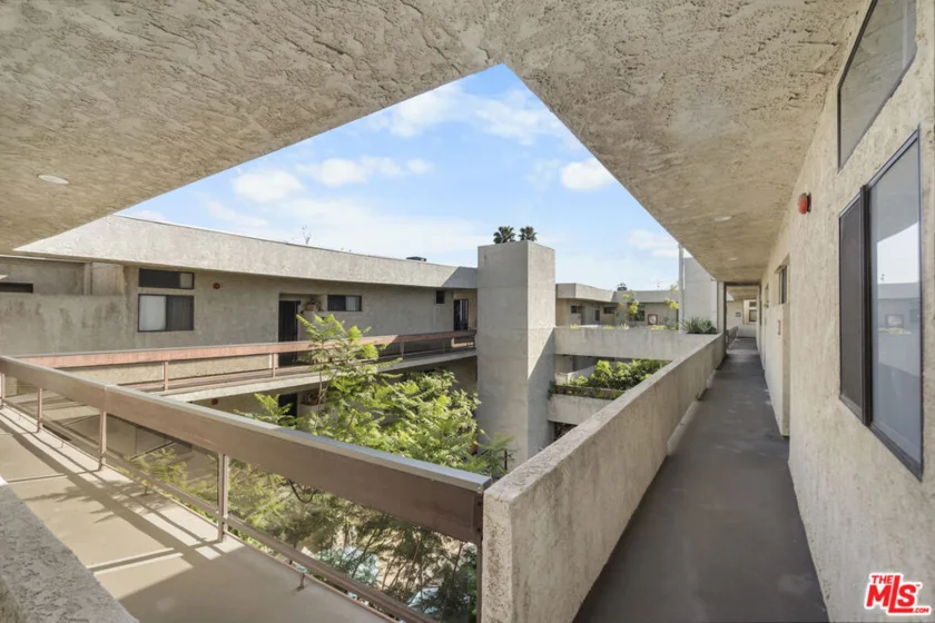 729 S Hobart Boulevard #40 photo 16