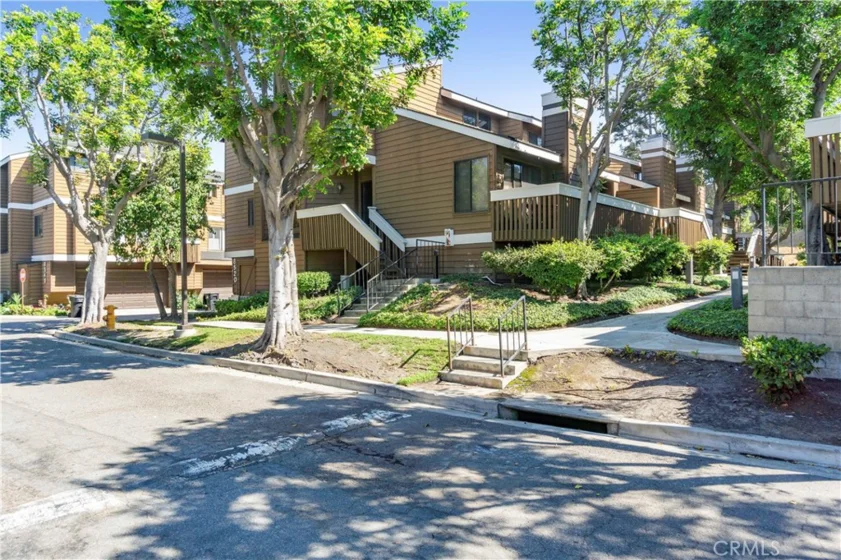 8520 Lake Knoll Avenue #B photo 2