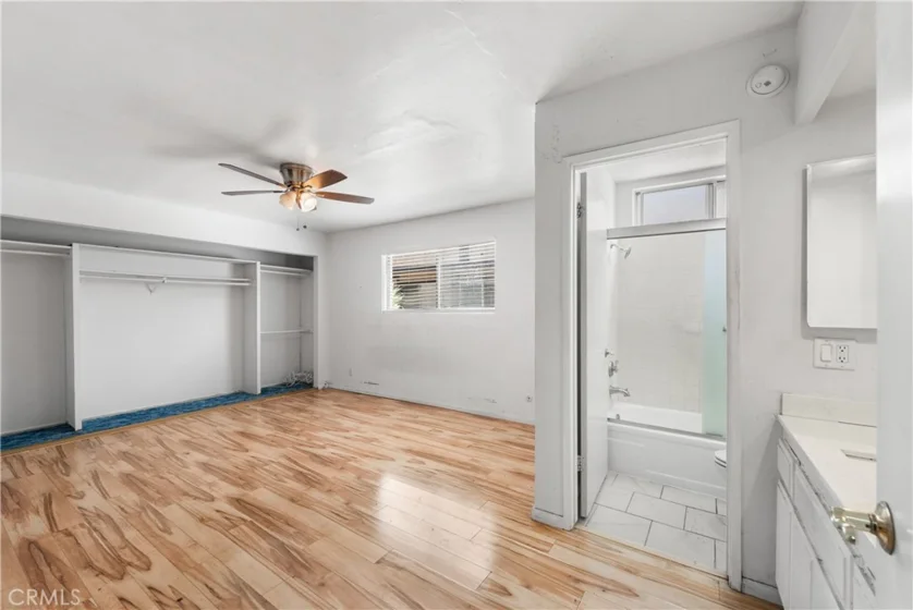 5500 Lindley #106 photo 21