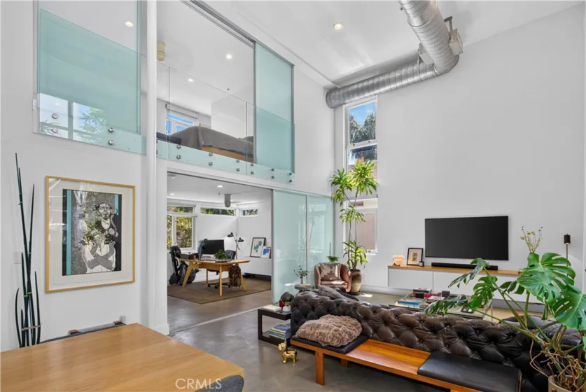 1037 N Laurel Avenue #1 photo 8
