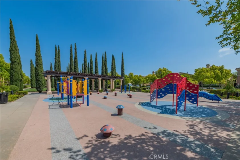 83 Twin Gables photo 46