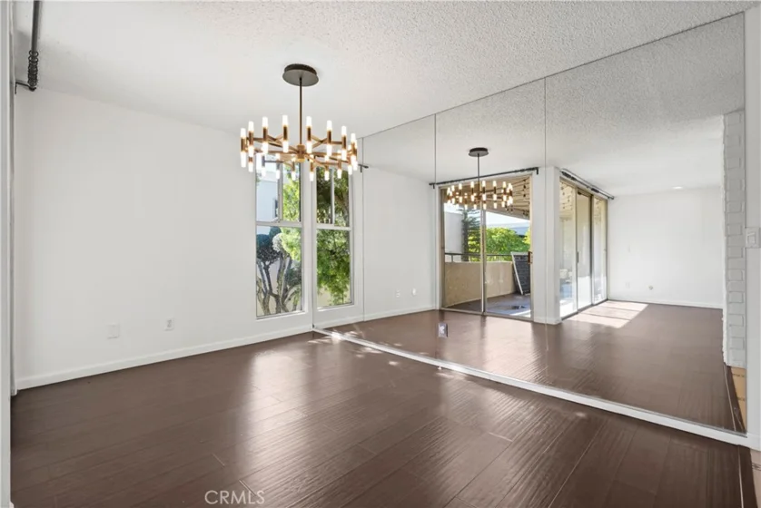 5330 Lindley #209 photo 24